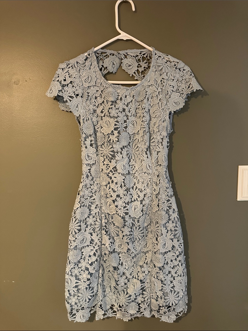 Lulu’s Light Blue Lace Floral Short Sleeve Dress